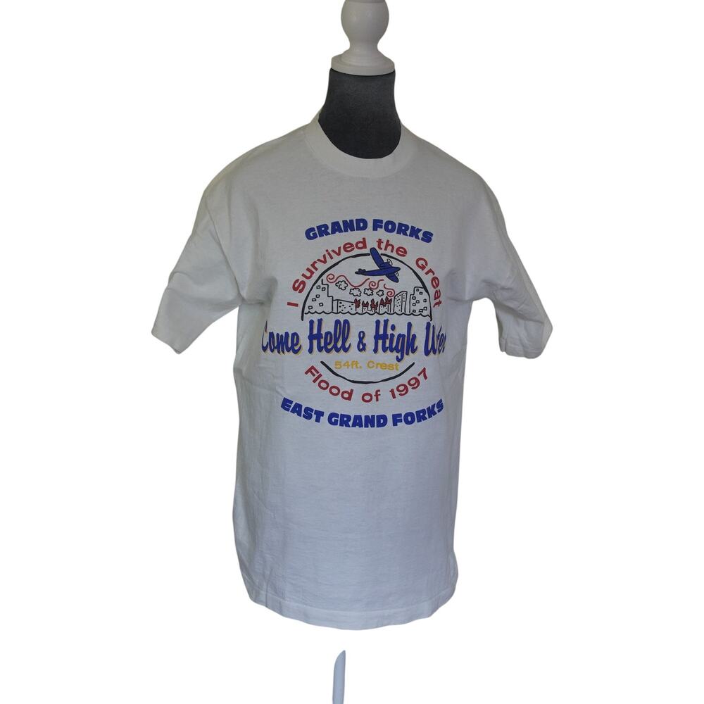 Vintage 1997 Grand Forks Flood White Tee Sz L North Dakota Fruit of the Loom